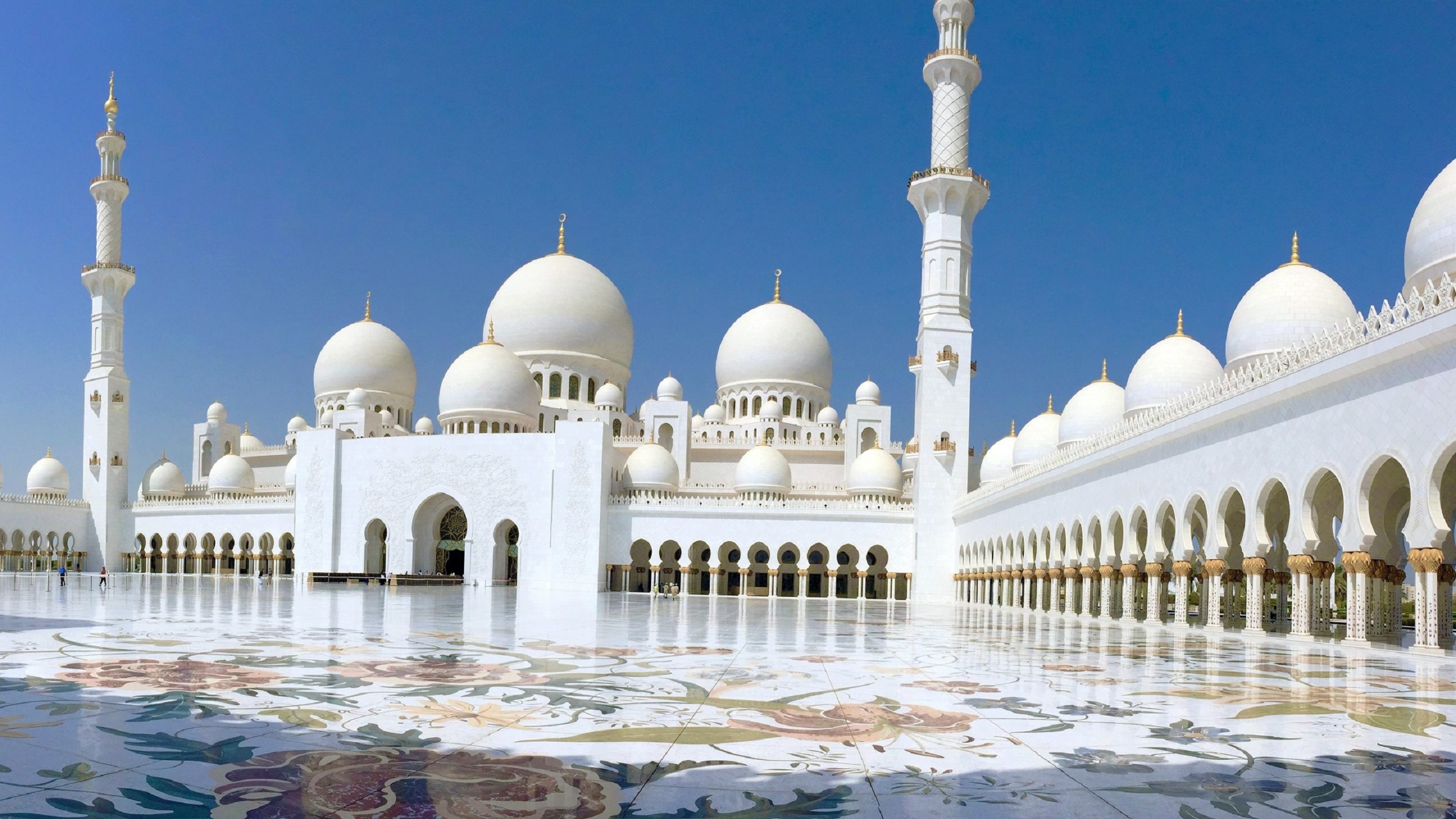 Thánh-đường-hồi-giáo-Sheikh-Zayed – Khách Sạn Du Lịch Dạ Hương